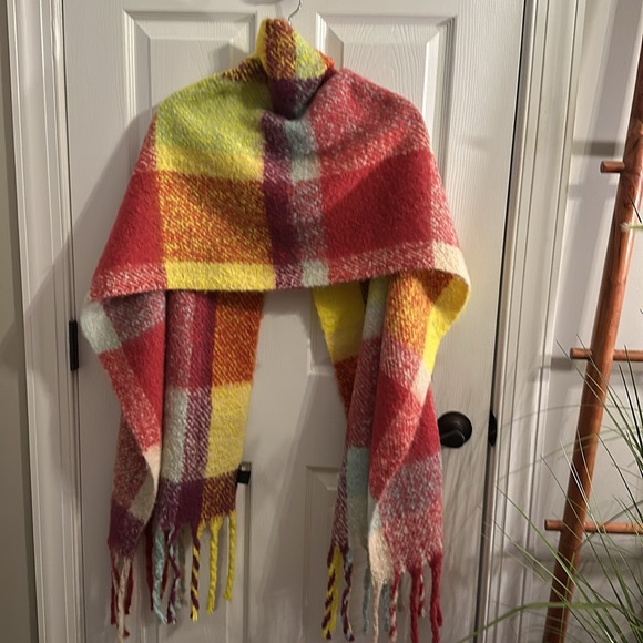 Steve Madden Colorblock Oblong Long Scarves, with Fringe Detail. Versatile! - Picture 10 of 16